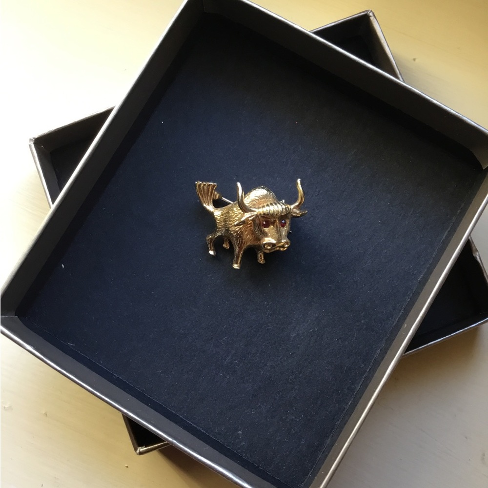Taurus Zodiac Vintage Gold-tone Bull Pin